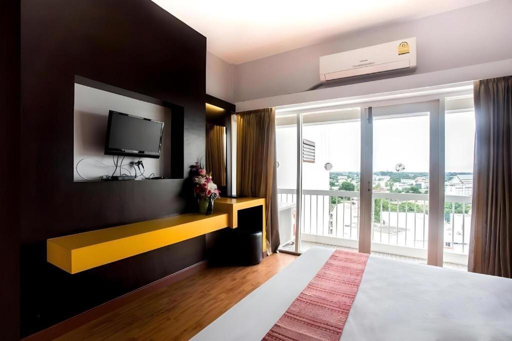 Pailyn Phitsanulok Hotel Ngoại thất bức ảnh