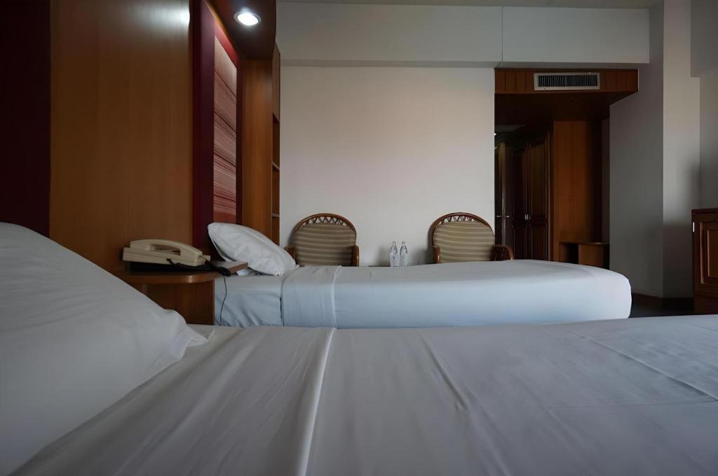 Pailyn Phitsanulok Hotel Ngoại thất bức ảnh