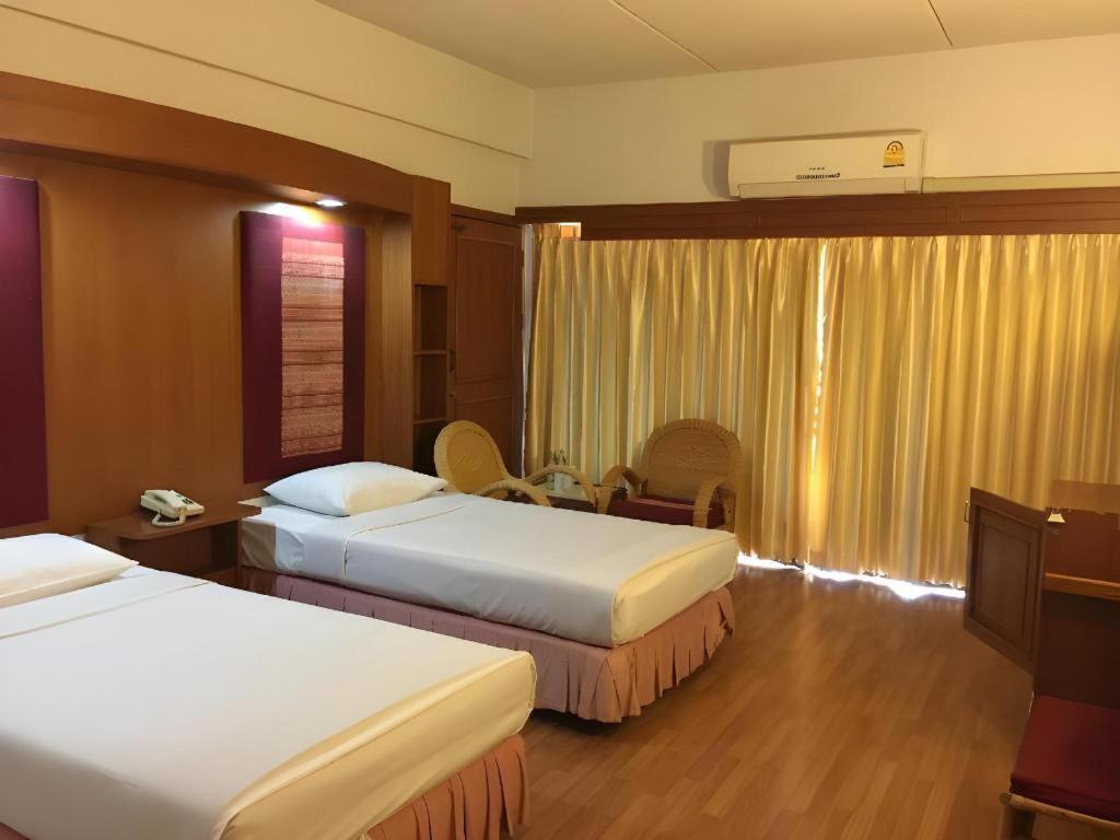 Pailyn Phitsanulok Hotel Ngoại thất bức ảnh