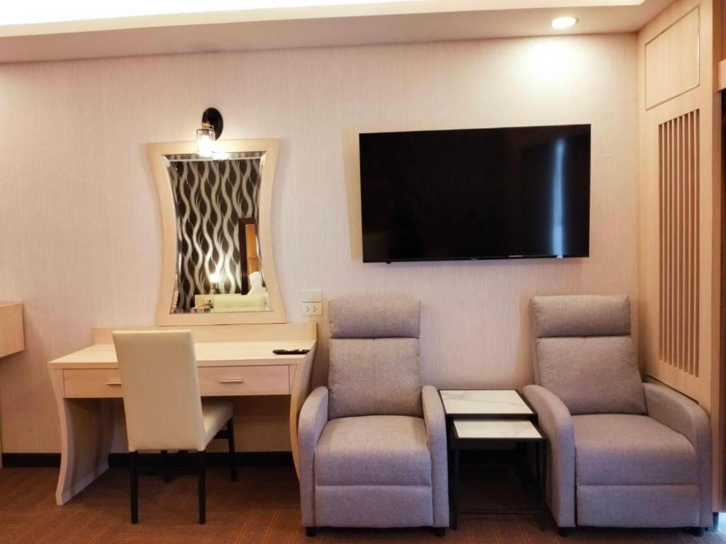 Pailyn Phitsanulok Hotel Ngoại thất bức ảnh