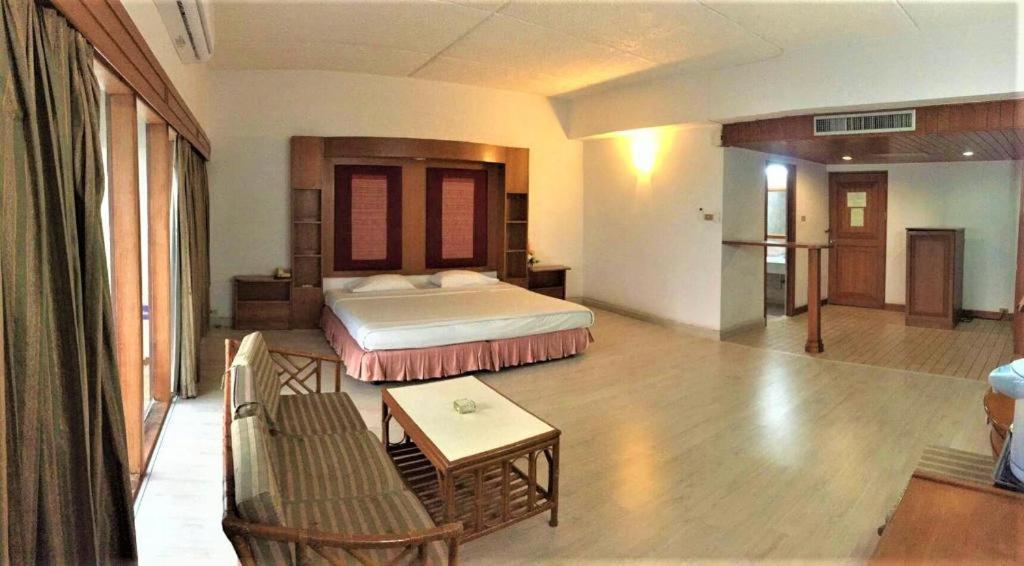 Pailyn Phitsanulok Hotel Ngoại thất bức ảnh