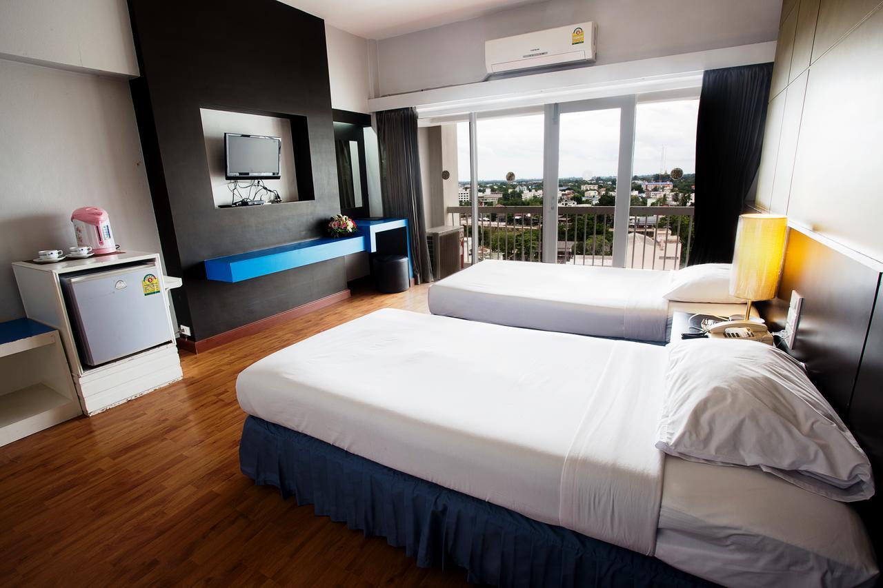 Pailyn Phitsanulok Hotel Ngoại thất bức ảnh